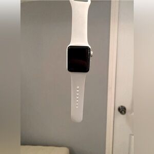 Generation 3 Apple Watch (only works with iPhones 6 or newer)